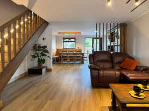 Lounge- click for photo gallery